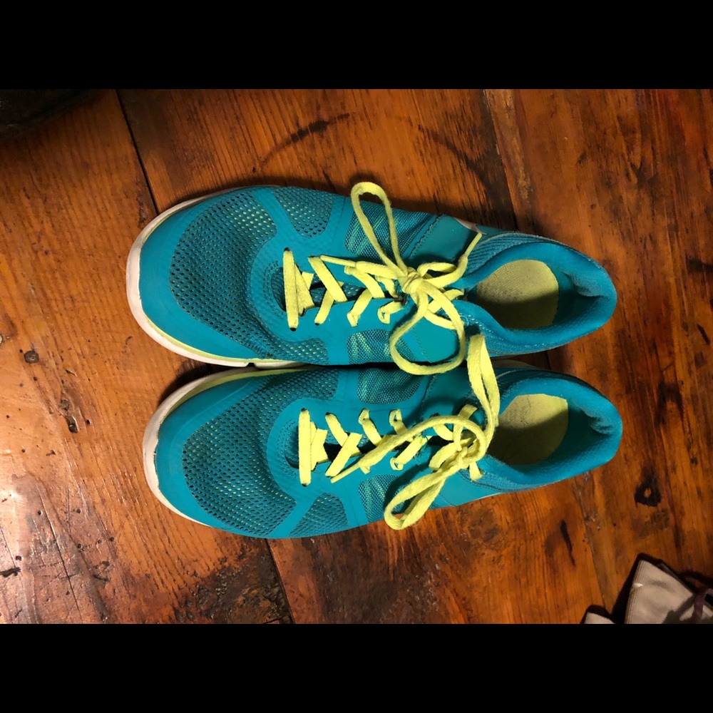 Nike shoes size 9.5